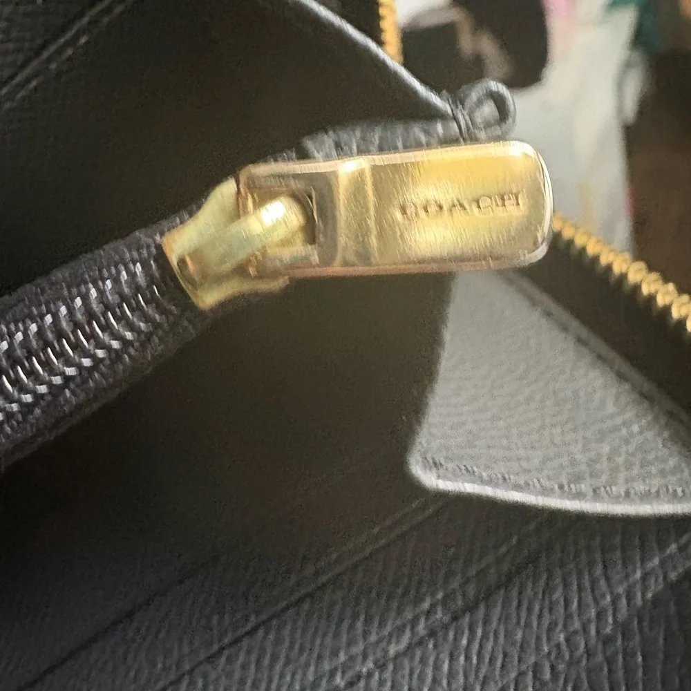 Coach EUC Black Leather Continental Zip Wallet - Picture 5 of 5